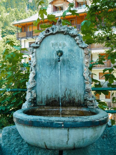 Ein Brunnen mit der Jahreszahl 1528