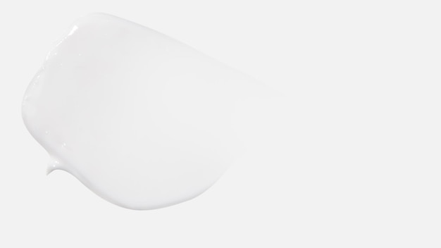 Ein Cremefleck auf einem weißen Hintergrund