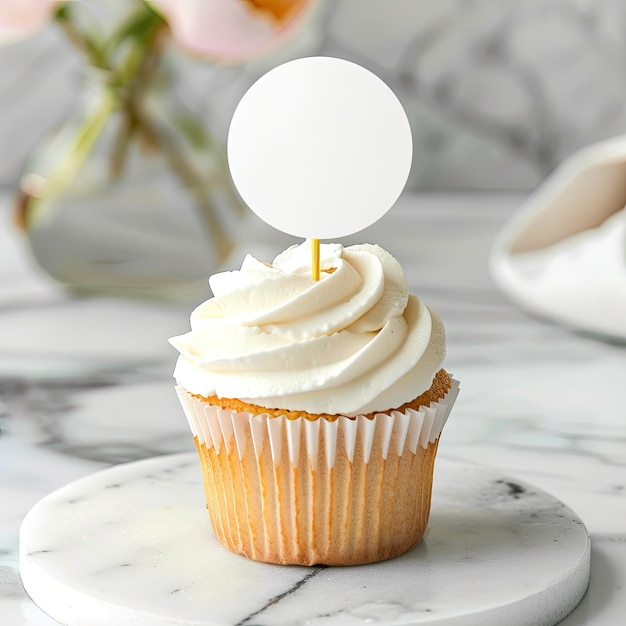 Foto ein cupcake mit einem weißen glasur, auf dem glasur steht