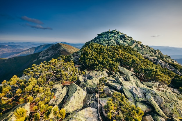 Ein felsiger Berg eine Reise