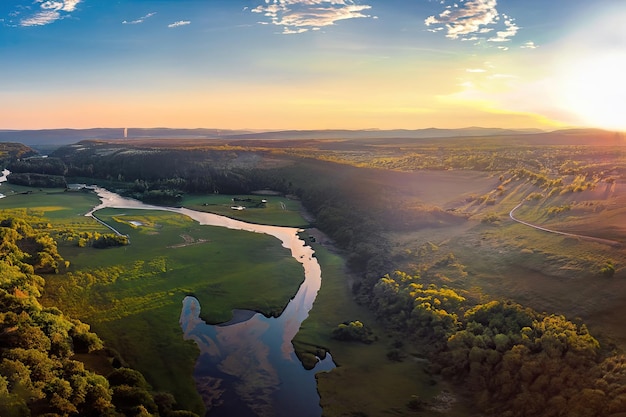 Ein Fluss fließt durch ein Tal mit einem Sonnenuntergang im Hintergrund.