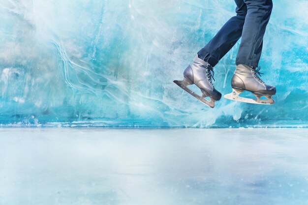 Ein gefrorener Leinwand-Eis-Hintergrund mit Schlittschuh-Kratzern