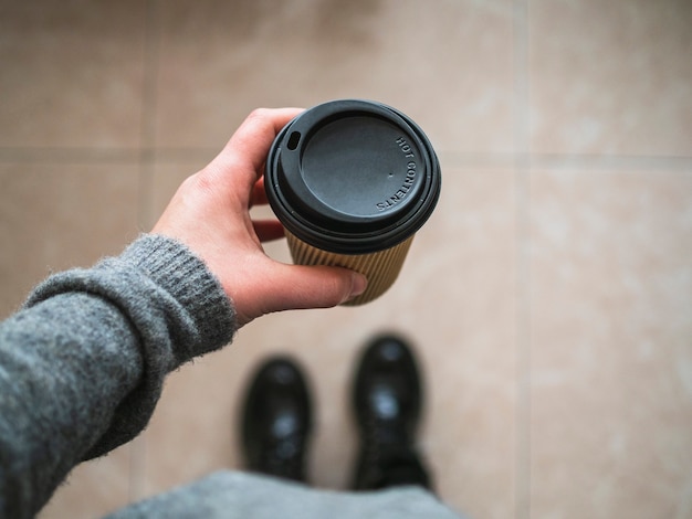 Foto ein glas kaffee zum mitnehmen