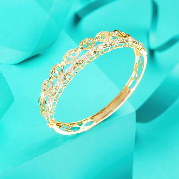 Ein goldener Ring mit Diamanten darauf