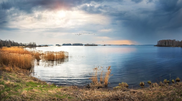 Ein großer See in der Stadt Vyshny Volochek