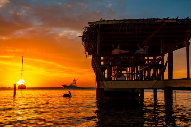 Ein hölzerner Pier im West End (Roatan, Honduras)