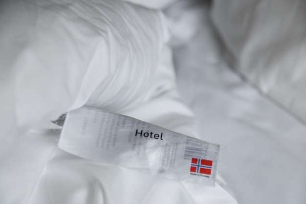 Ein Hotelarmband mit dem Wort „Hotel“ darauf