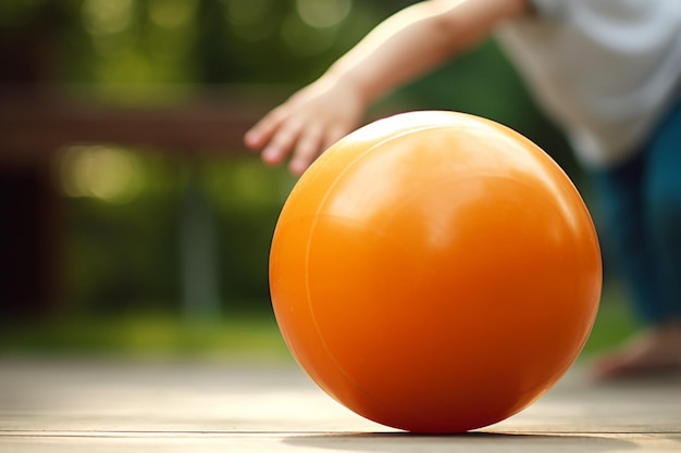 Ein Hüpfball zum Spielen im Freien