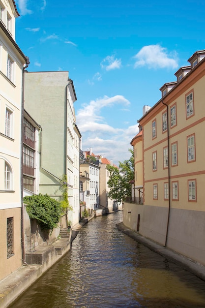 Ein Kanal in der Stadt Prag