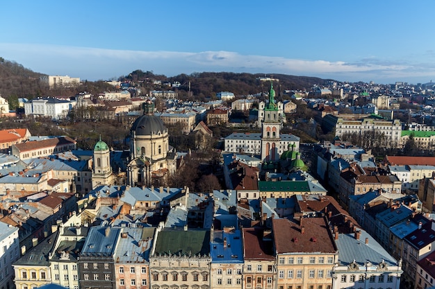 Ein Kloster befindet sich in der Altstadt der Stadt, östlich des Marktplatzes in Lemberg, Ukraine.