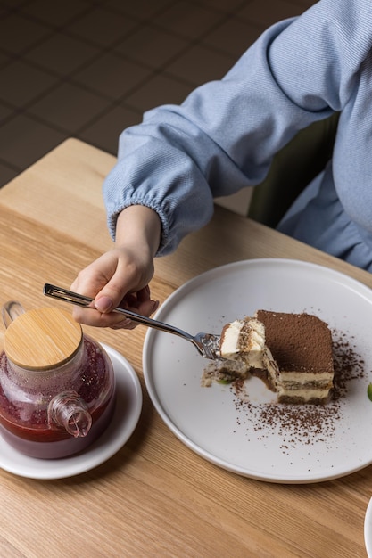 Foto ein köstliches dessert in einem restaurant closeups.