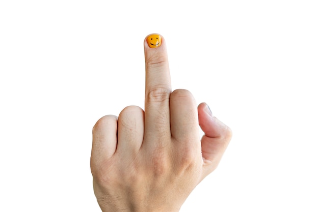 Ein Mann mit lackierten Nägeln. Design von männlichen Nägeln. Männer Maniküre isoliert auf weißem Hintergrund. Mittelfingergeste auf weißem Hintergrund