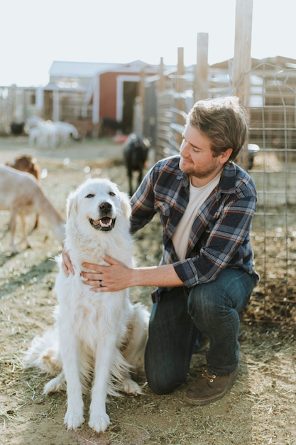 Ein Mann und sein Hund