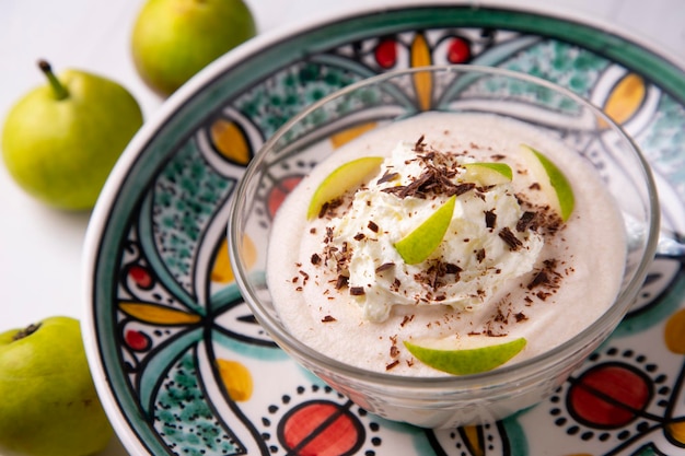 Ein Mousse ist ein Dessert französischen Ursprungs, dessen Basis steif geschlagenes Eiweiß oder geschlagene Milch ist