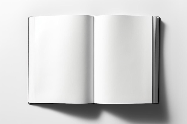ein offenes Buch auf einer weißen Oberfläche