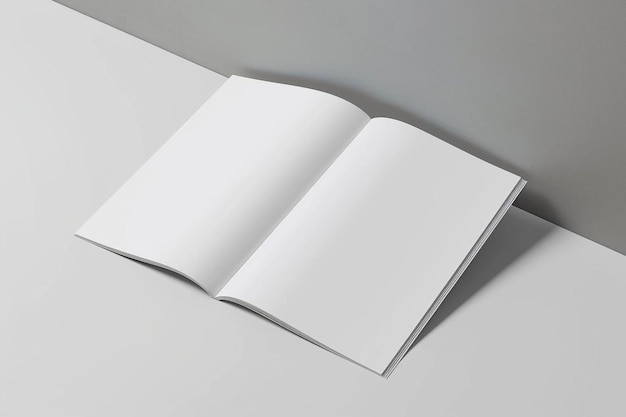 ein offenes Buch sitzt oben auf einem Tisch