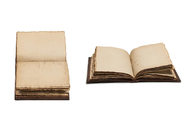 Ein offenes leeres altes Notizbuch isoliert auf weißem Hintergrund Kopieren Sie Platz