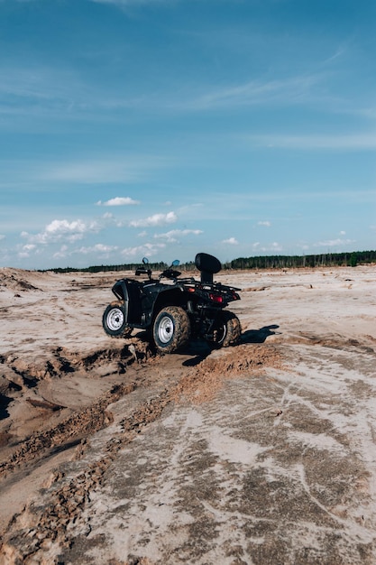 Foto ein quad im sand