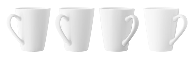 ein Satz weißer Tassen für Tee oder Kaffee auf einem isolierten weißen Hintergrund