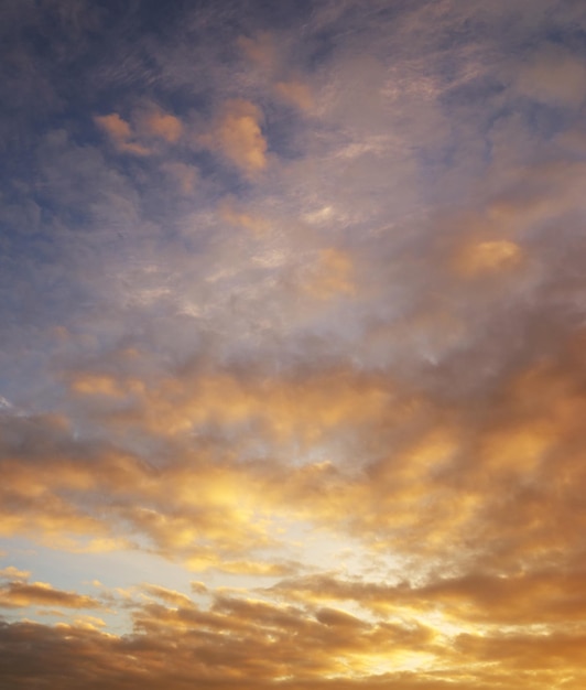 Ein schöner sonnenaufganghimmelhimmel