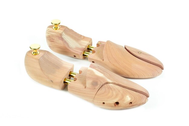 Ein Schuhleisten Herrenschuh aus aromatischem Zedernholz