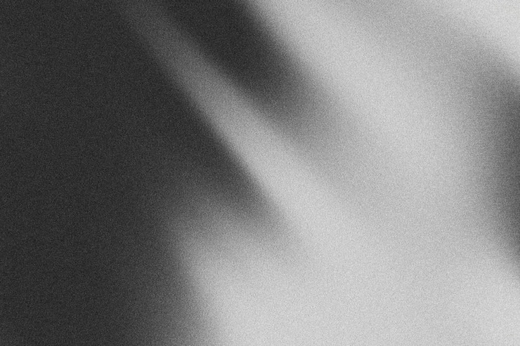 Foto ein schwarzweißes foto eines schwarzweißen bildes einer schwarzen und weißen katze