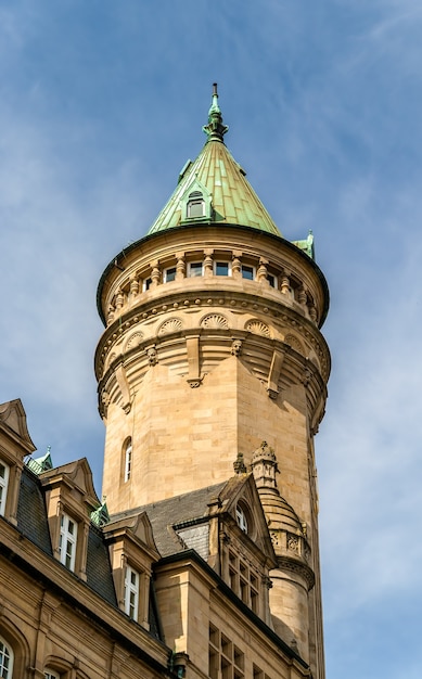 Ein Turm in Luxemburg-Stadt