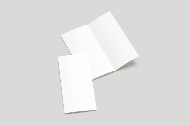 ein weißes Stück Papier mit einem weißen Pfeil darauf
