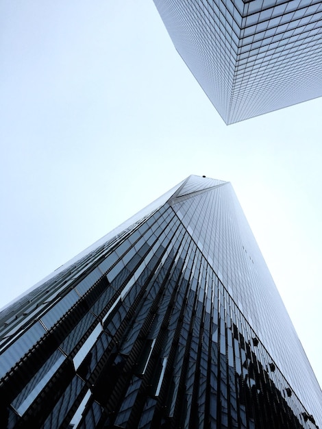 Ein Welthandelszentrum gegen den Himmel