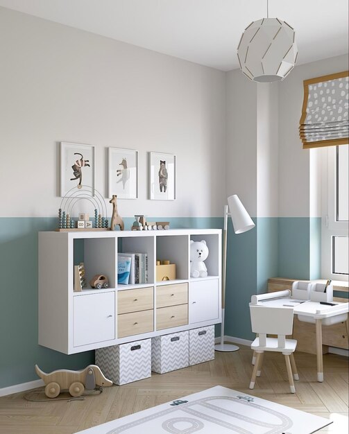 ein Wohnzimmer mit einem weißen Regal und einem weißen Schrank mit Bildern darauf