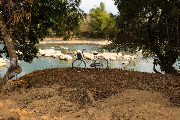 Ein wunderschöner Panoramablick auf Vang Vieng in Laos