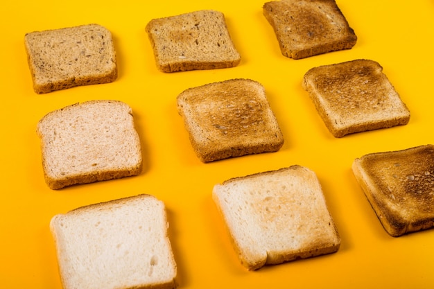 Eine Auswahl an Toastbrot zum Frühstück