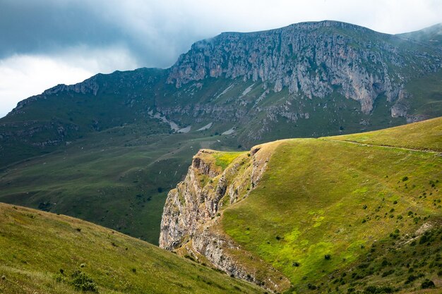 Eine Bergschlucht von erstaunlicher Schönheit