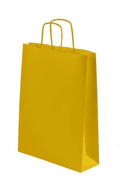 eine Einkaufstasche aus Kraftbraunpapier, die auf einem weißen Hintergrund isoliert ist