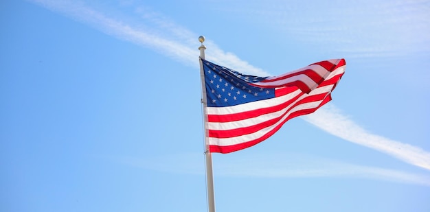 Eine Flagge mit dem Wort USA darauf