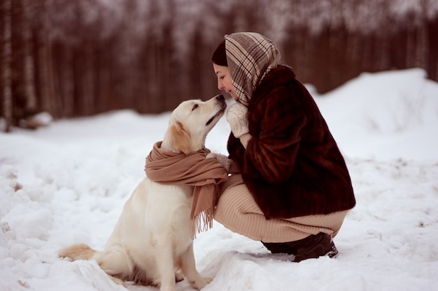 Foto eine frau mit ihrem hund