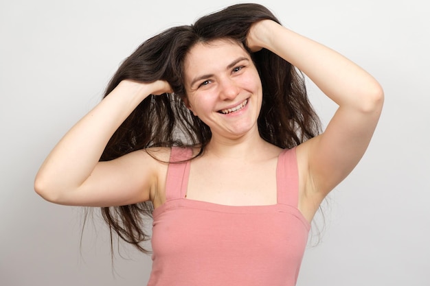 Eine Frau mit langen Haaren