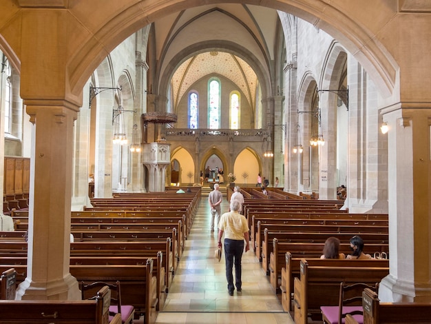 Eine grosse Kirche in Zürich