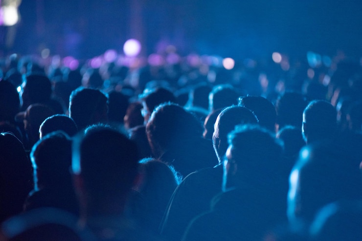 Foto eine gruppe von menschen bei einem musikkonzert
