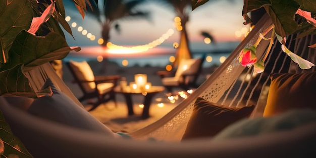 Eine Hängematte am Strand mit einer Palme im Hintergrund