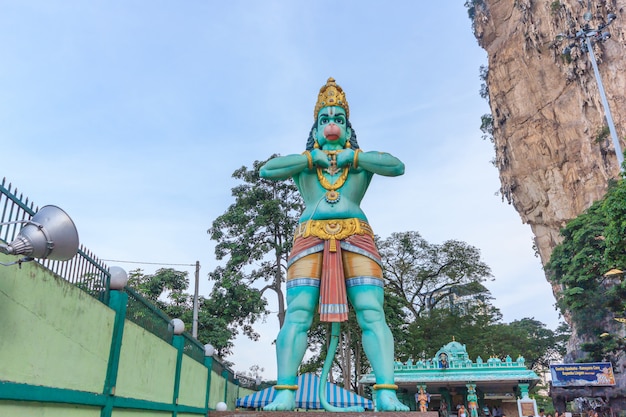 Eine Hanuman-Statue ist ein hinduistischer Gott, der sich neben den Batu-Höhlen befindet