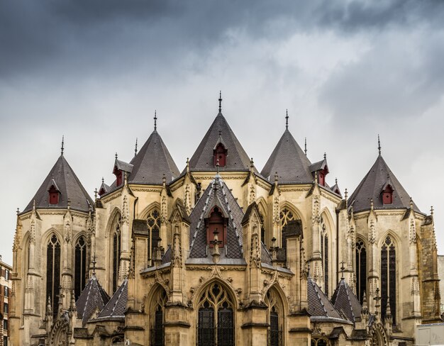 Eine historische Kathedrale in Frankreich
