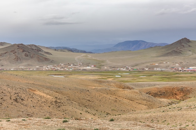 Eine kleine Siedlung im Altai-Gebirge der Mongolei