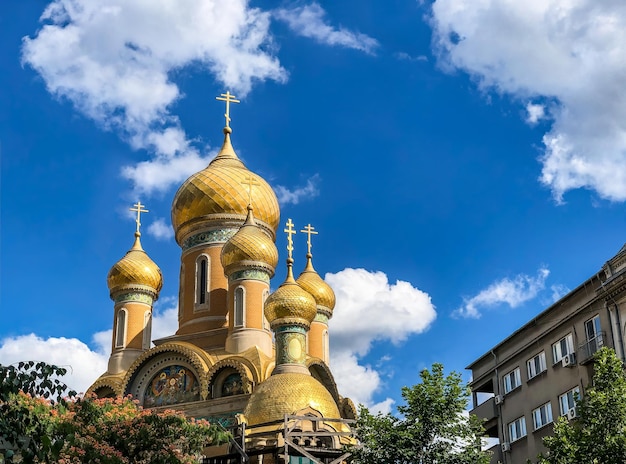 Eine malerische Aussicht auf die russische St.-Nikolaus-Kirche in Bukarest, Rumänien