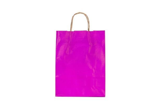 Eine purpurrote Papiereinkaufstasche auf einem weißen Hintergrund