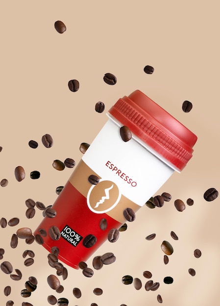 eine rote Kaffeetasse mit einem runden Logo