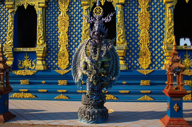 Eine schöne Aussicht auf den Blauen Tempel in Chiang Rai Thialand