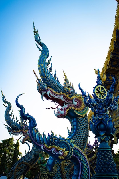 Eine schöne Aussicht auf den Blauen Tempel in Chiang Rai Thialand