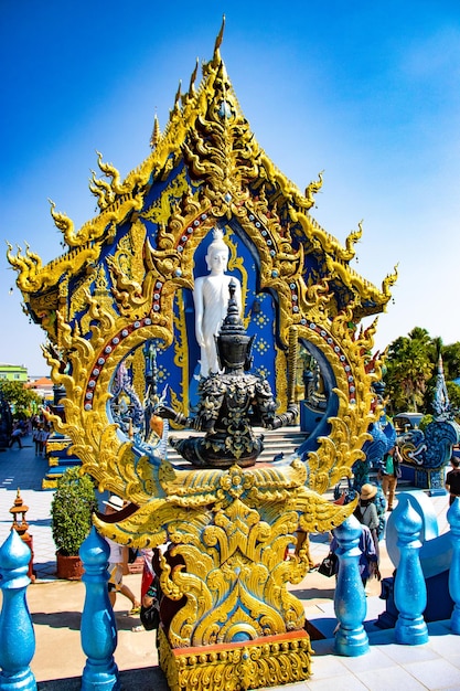 Eine schöne Aussicht auf den Blauen Tempel in Chiang Rai Thialand