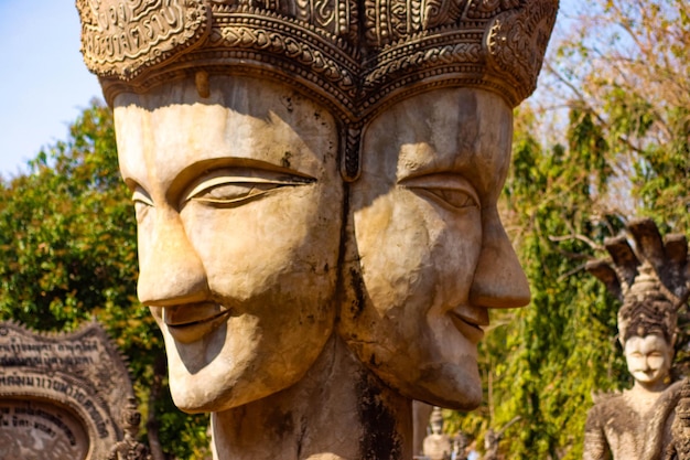Eine schöne Aussicht auf den Buddha Park in Nong Khai Thailand